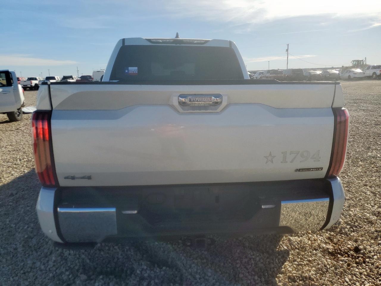 2025 Toyota Tundra Crewmax Platinum - Фото 6