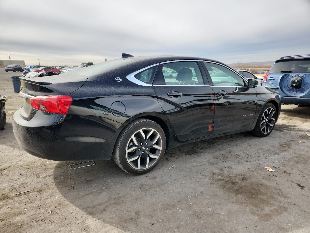2017 Chevrolet Impala Lt - Image 3