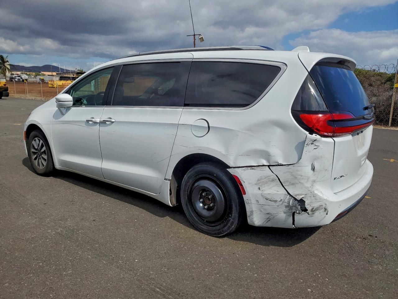 2021 Chrysler Pacifica Touring L - Фото 2