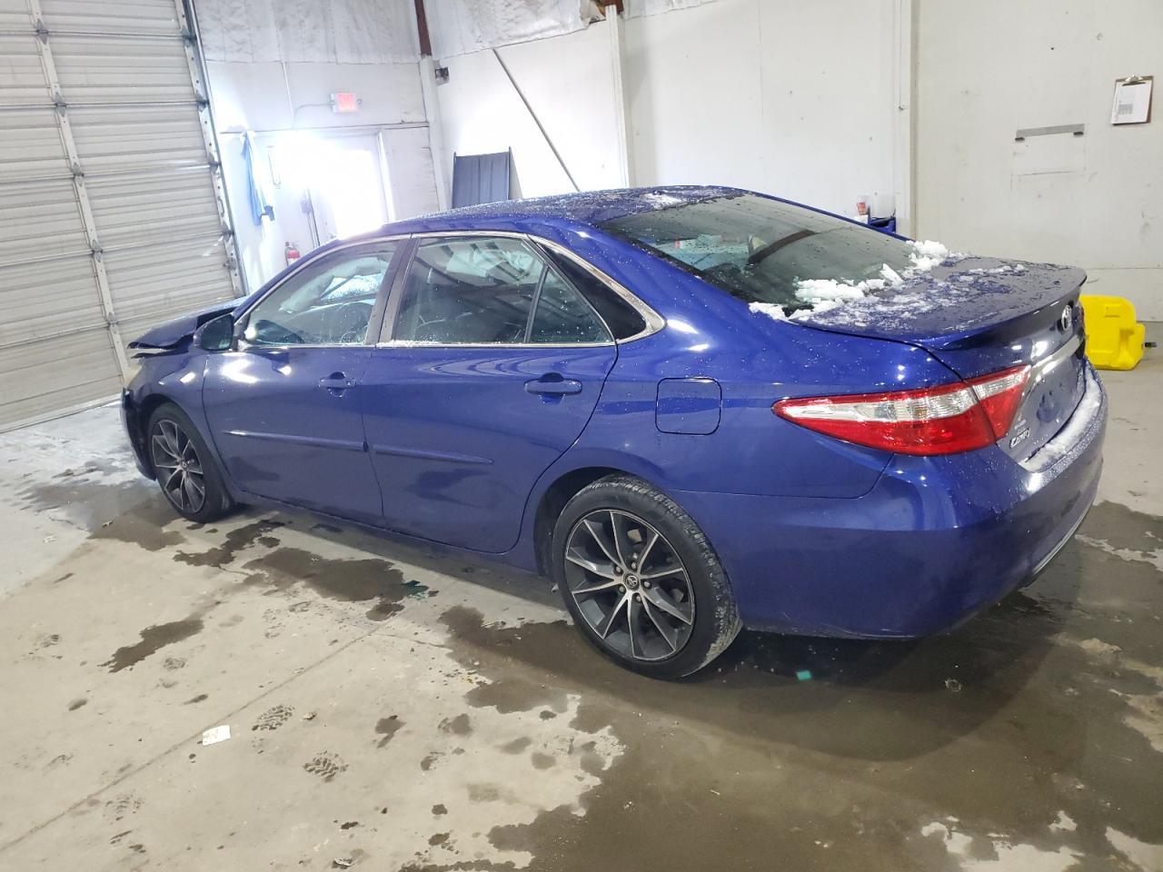 2015 Toyota Camry Le - Image 2