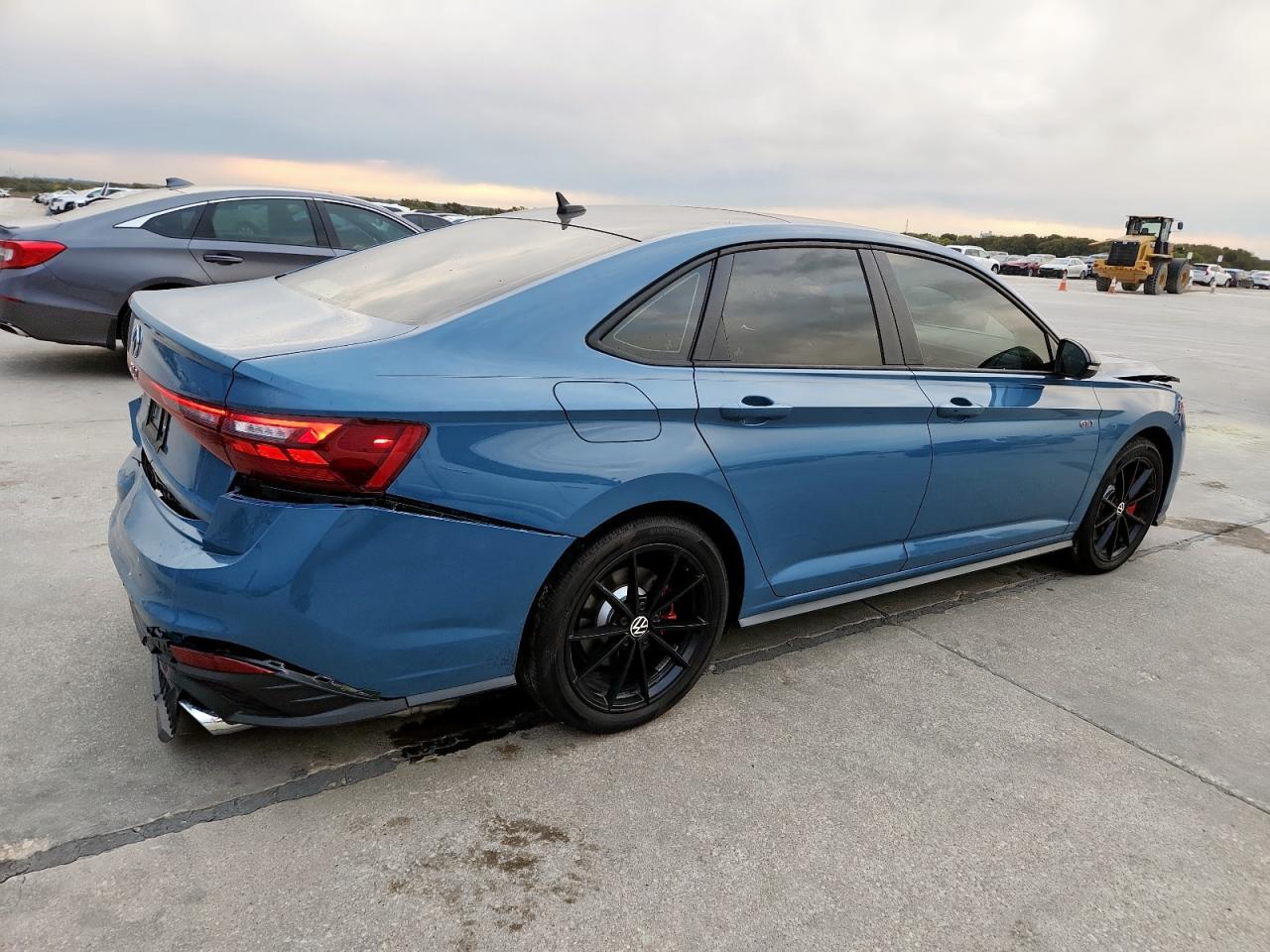 2025 Volkswagen Jetta Gli Autobahn - Image 3