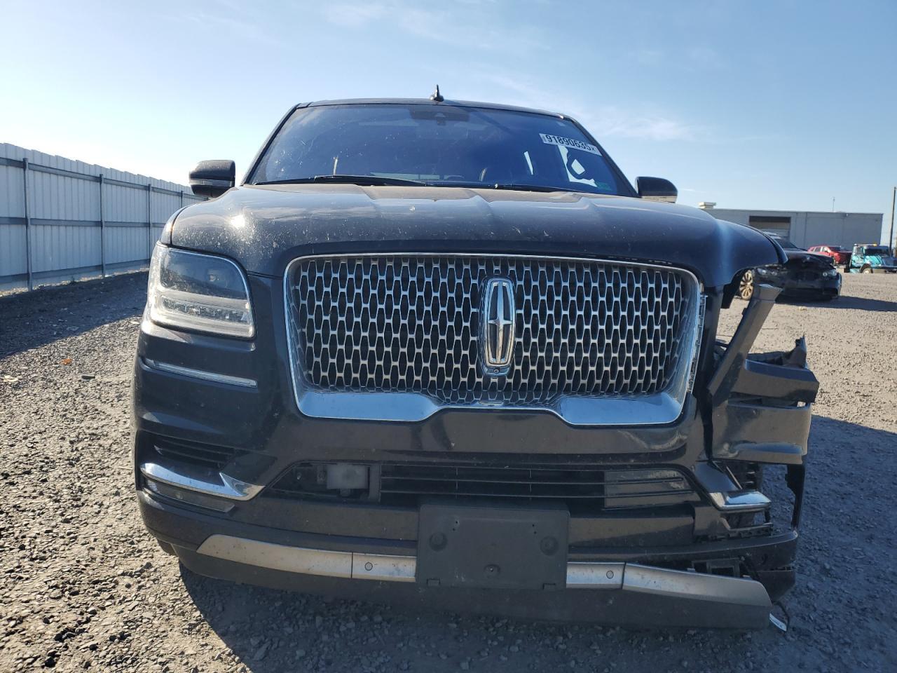 2019 Lincoln Navigator Reserve - Image 5
