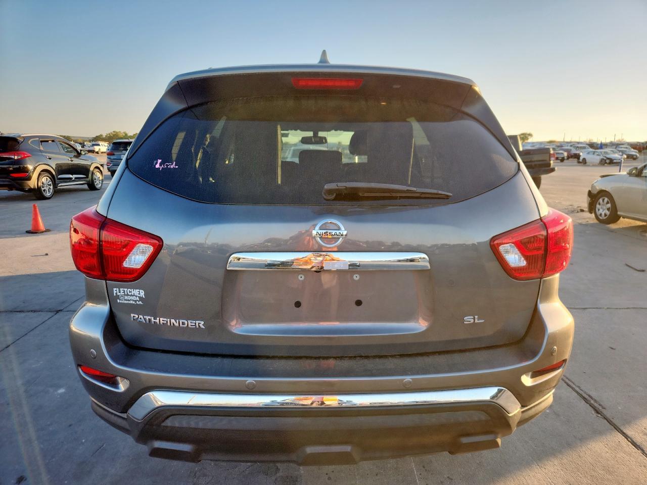 2019 Nissan Pathfinder S - Фото 6