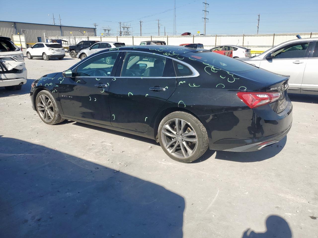 2022 Chevrolet Malibu Premier - Фото 2