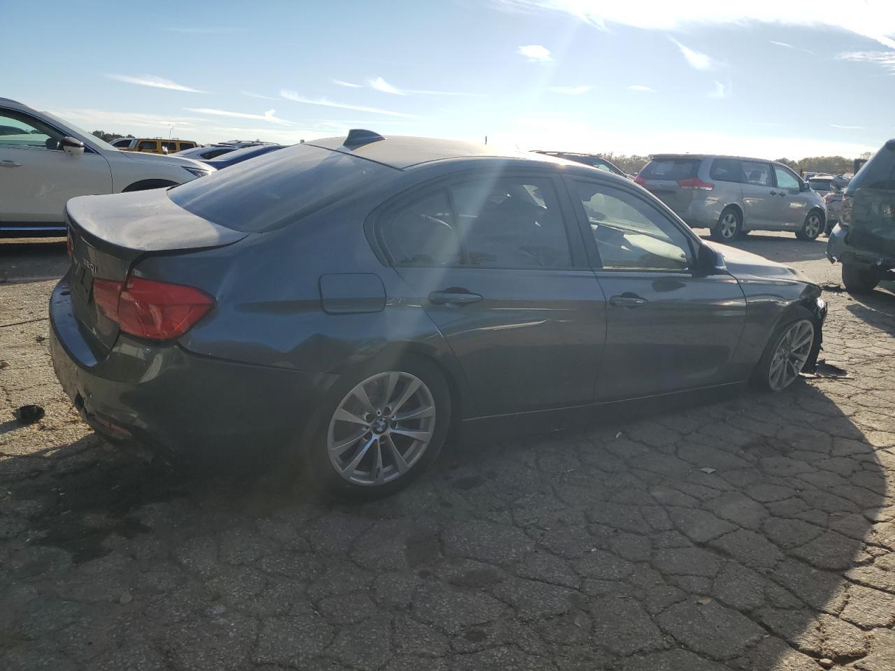 2017 BMW 320 I - Фото 3