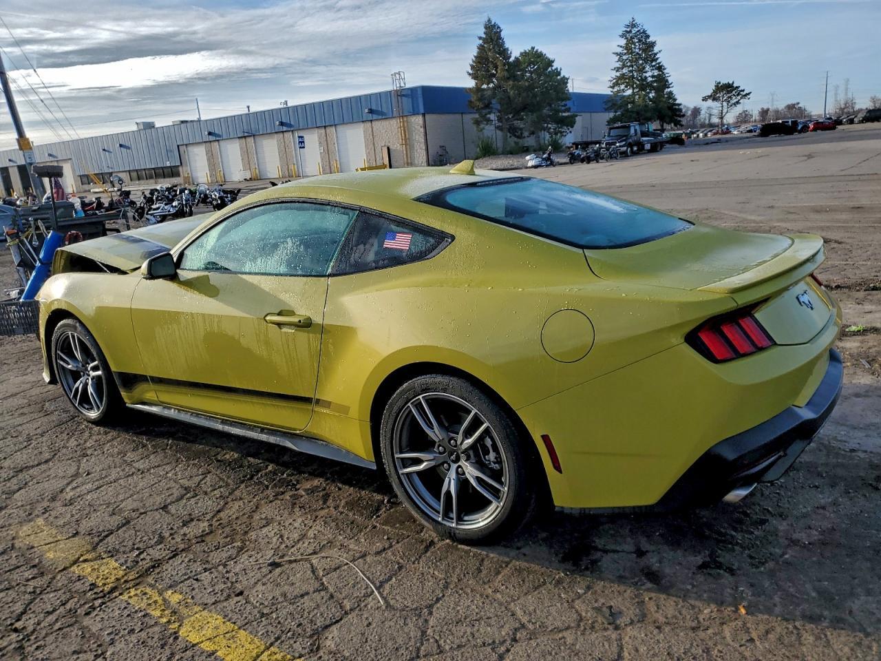 2025 Ford Mustang - Фото 2