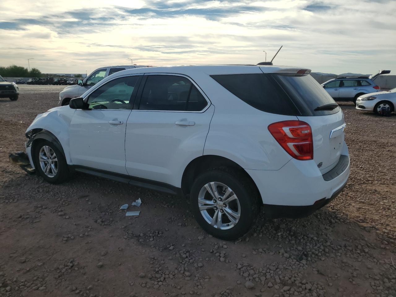 2016 Chevrolet Equinox Ls - Фото 2