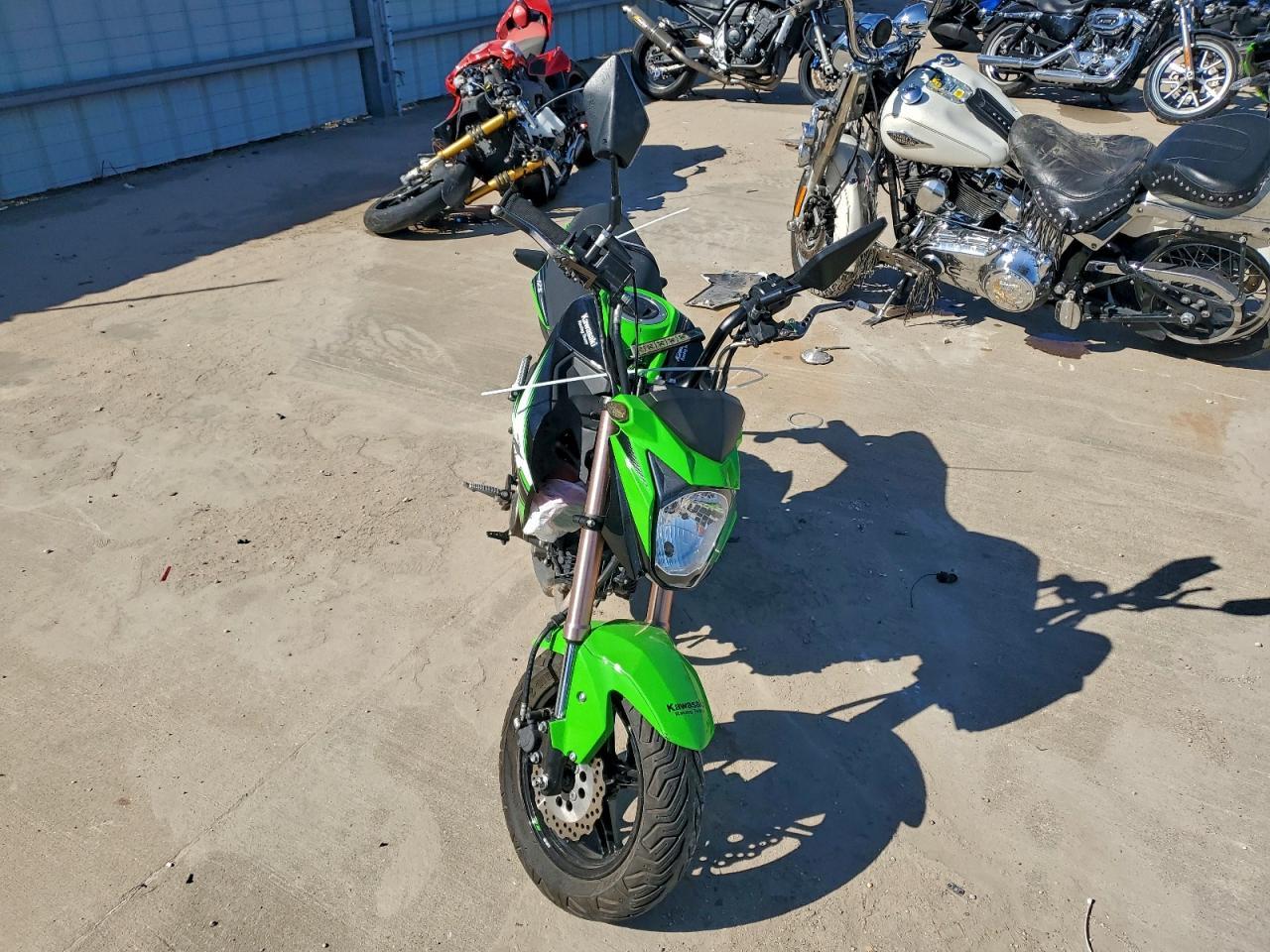 2017 Kawasaki Br125 J - Фото 2