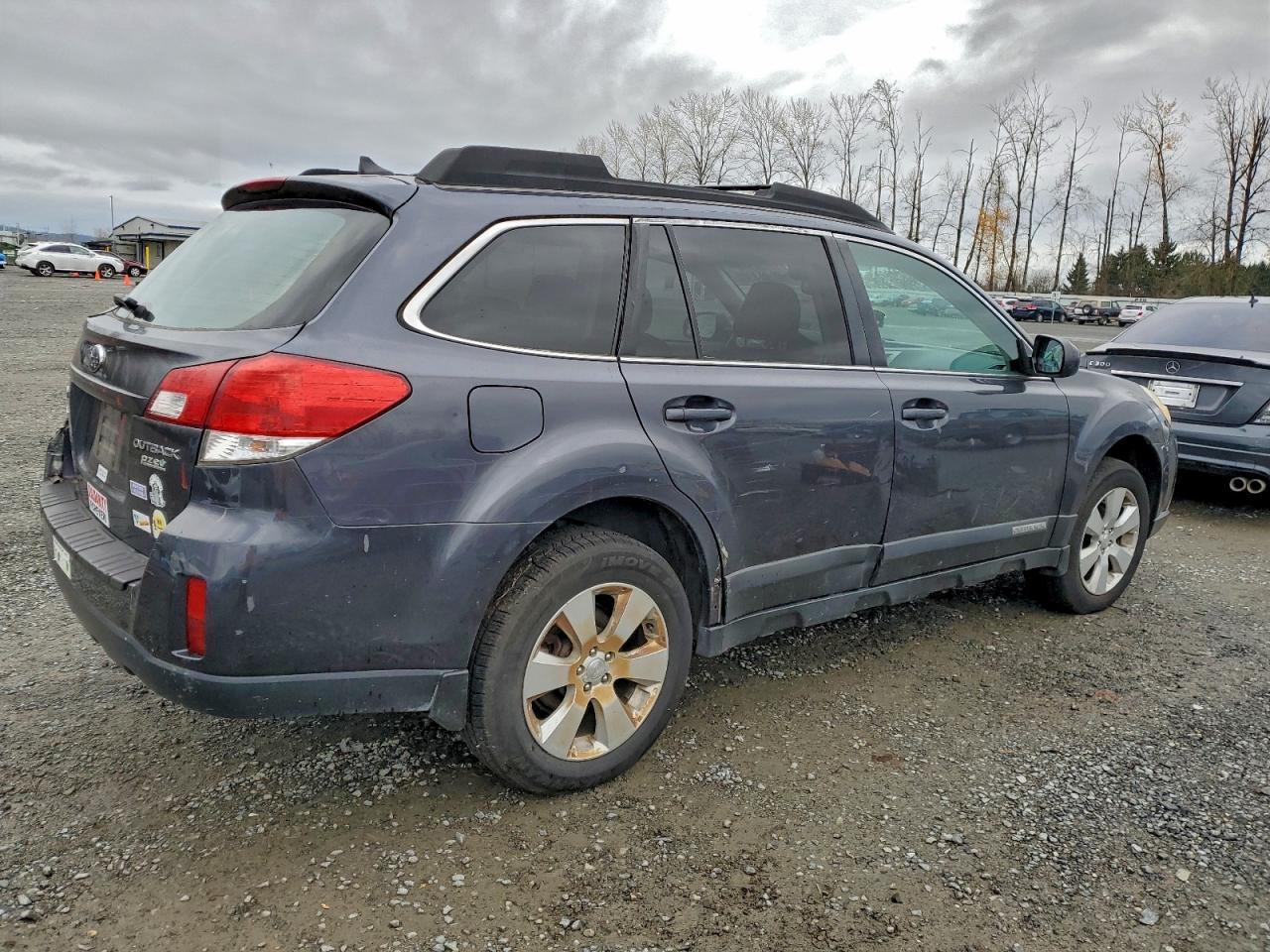 2011 Subaru Outback 2.5I Premium - Image 3