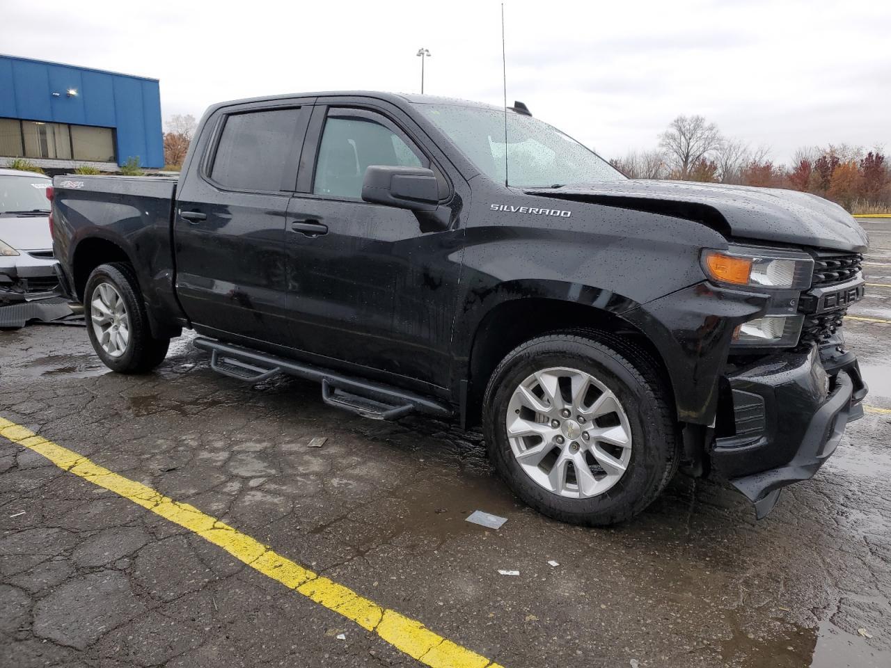 2021 Chevrolet Silverado K1500 Custom - Фото 4