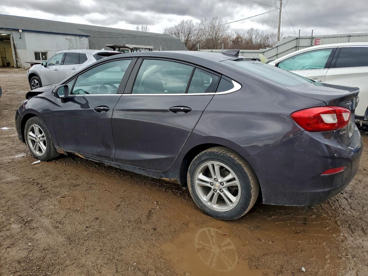 2016 Chevrolet Cruze Lt - Image 2