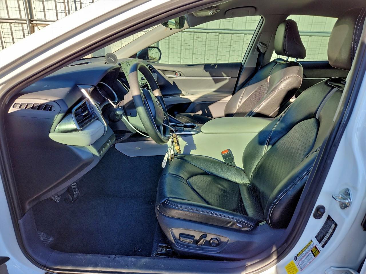 2022 Toyota Camry Le - Фото 7