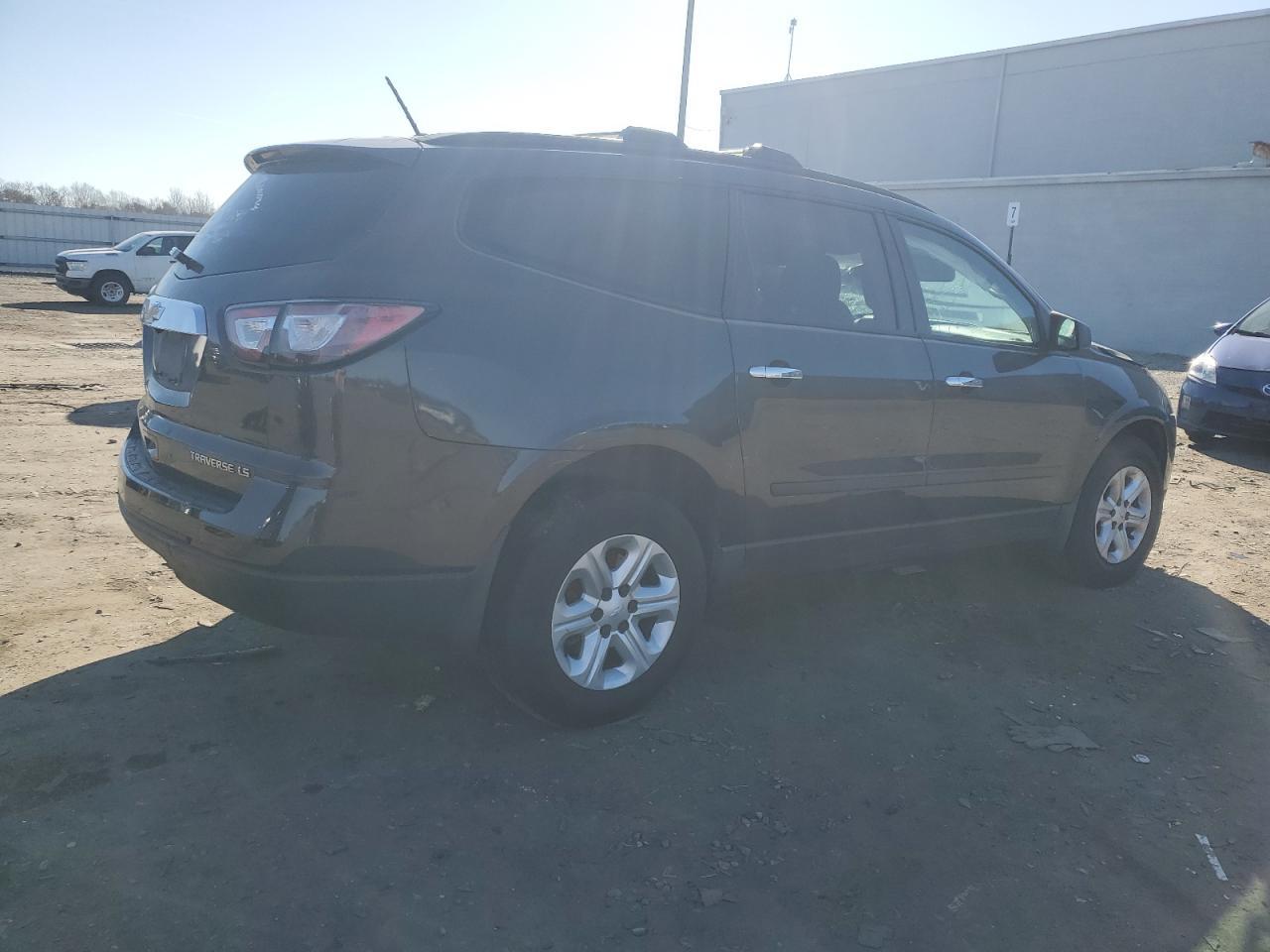 2015 Chevrolet Traverse Ls - Image 3