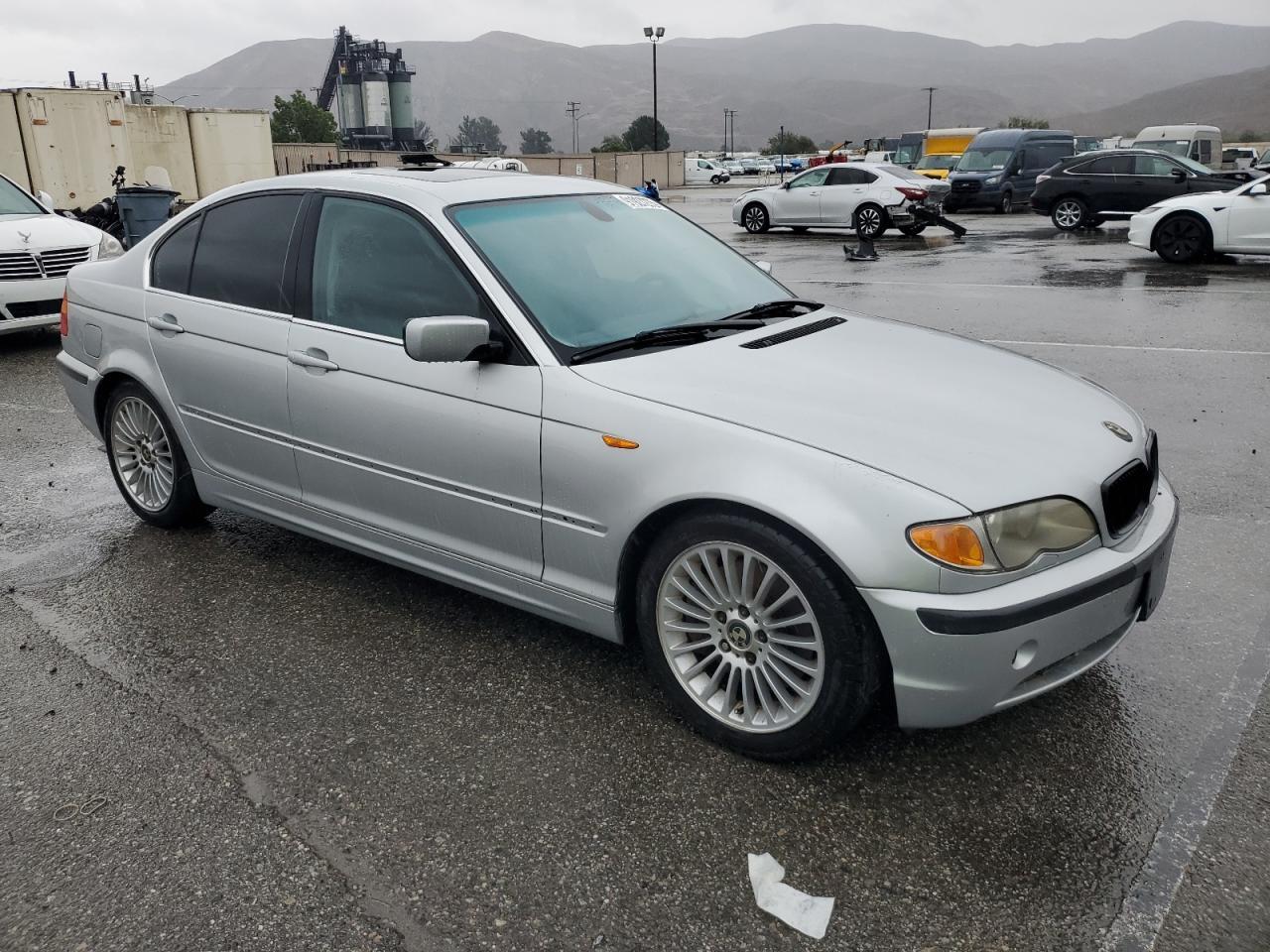 2002 BMW 330 I - Image 4