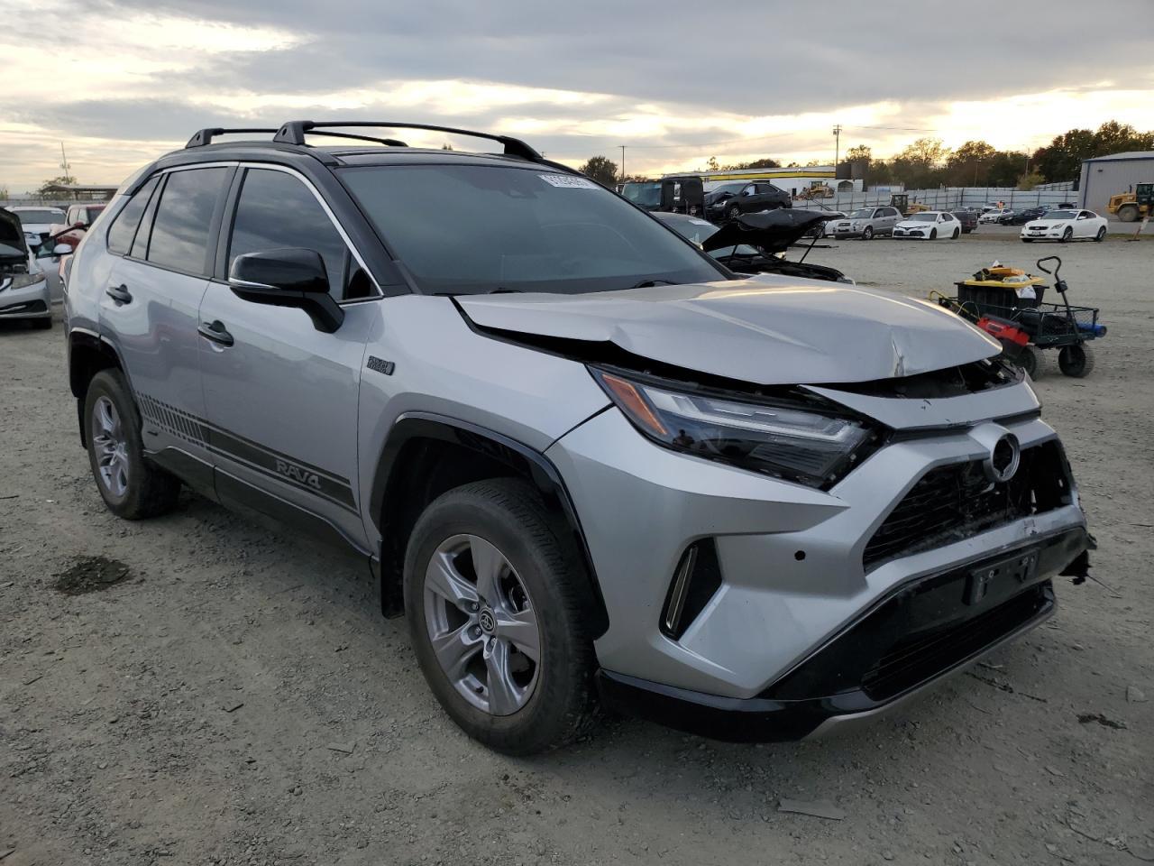 2022 Toyota Rav4 Xse - Image 4