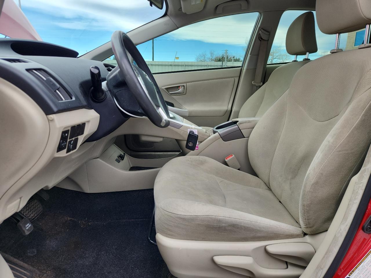 2015 Toyota Prius - Image 7