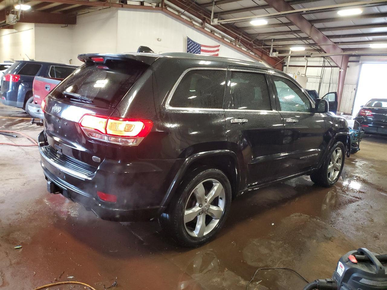 2014 Jeep Grand Cherokee Overland - Image 3