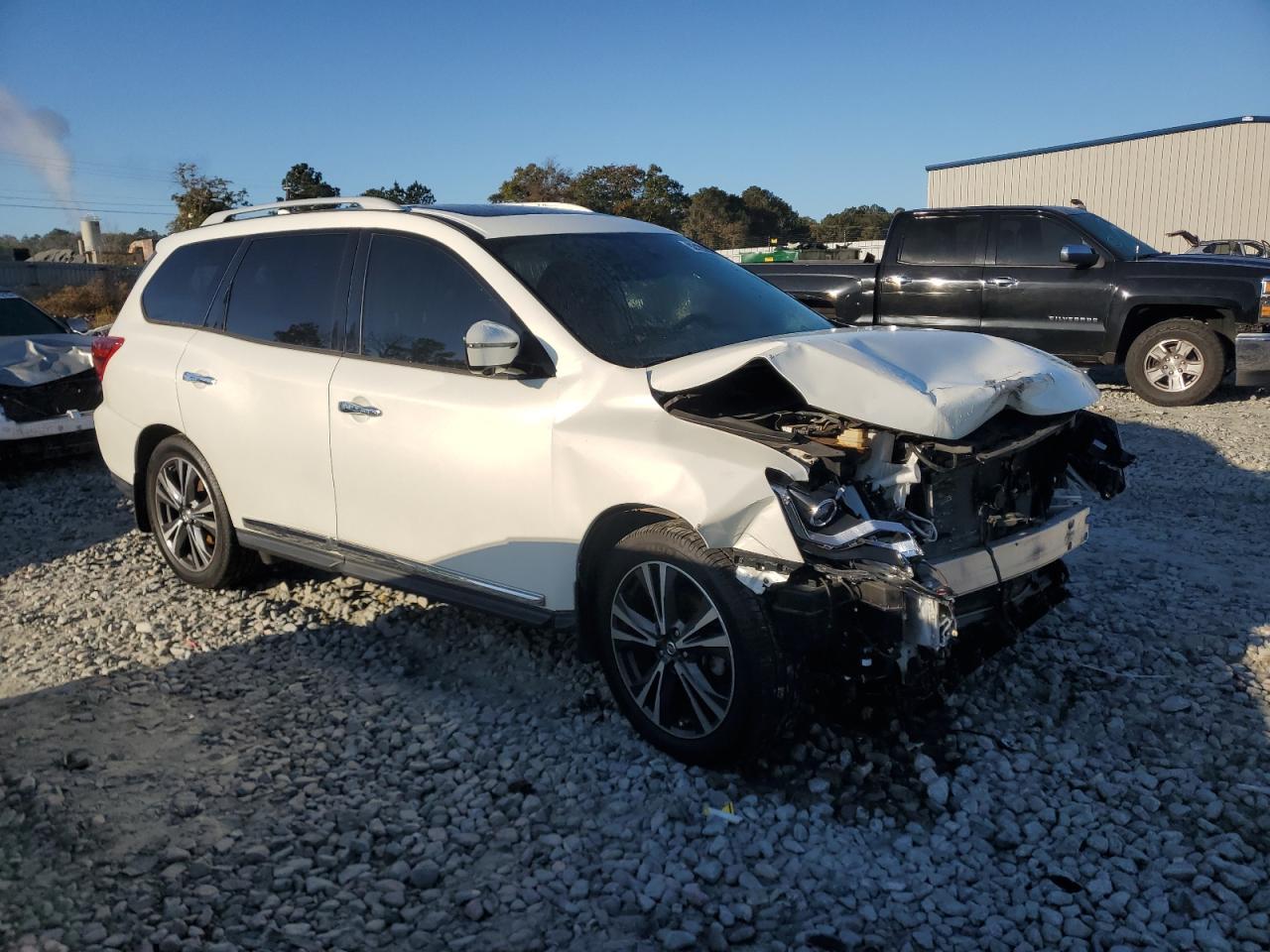 2020 Nissan Pathfinder Platinum - Image 4