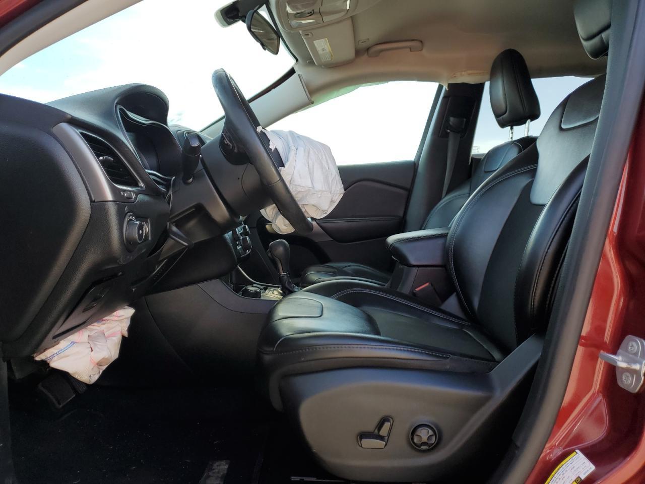 2019 Jeep Cherokee Latitude Plus - Image 7