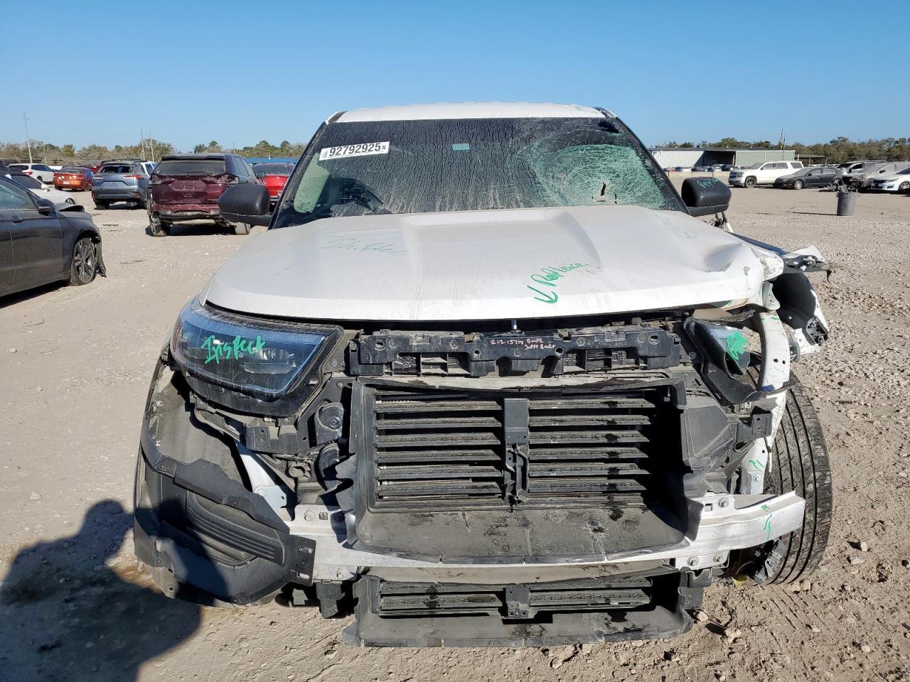 2022 Ford Explorer - Image 5