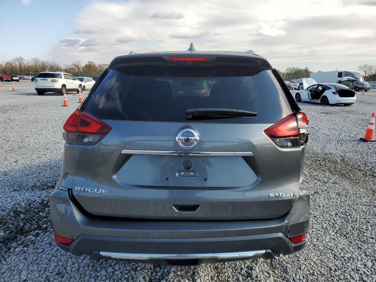 2017 Nissan Rogue Sv - Image 6