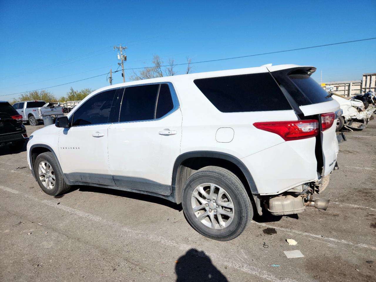 2020 Chevrolet Traverse Ls - Фото 2