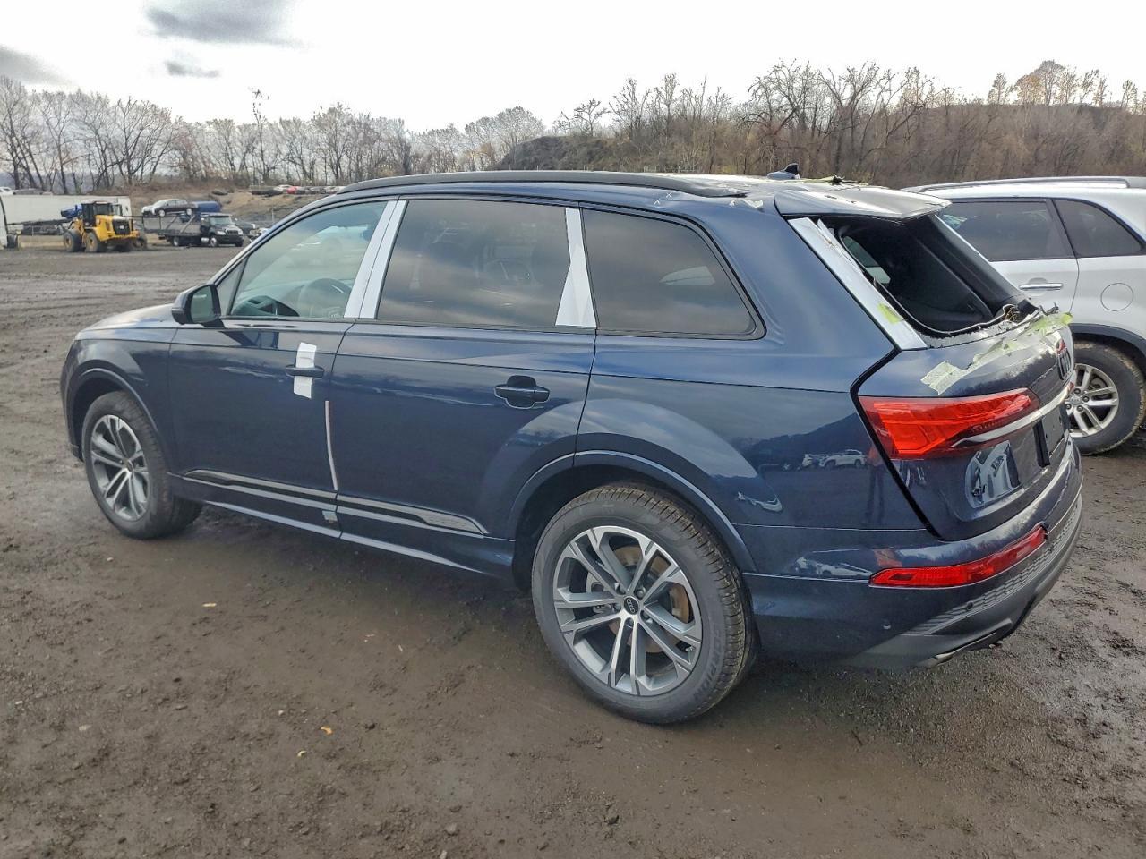 2026 Audi Q7 Premium - Image 2