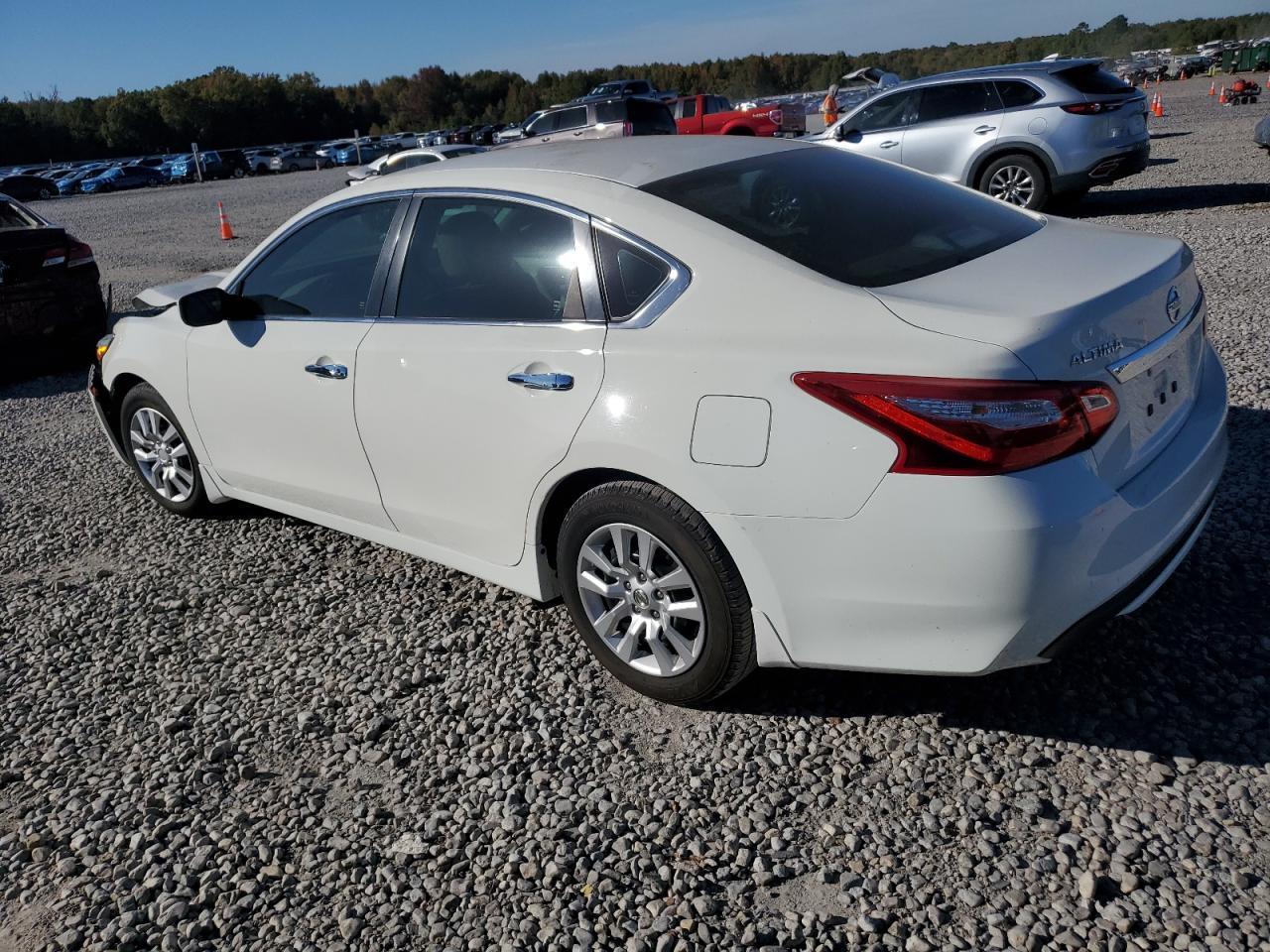 2016 Nissan Altima 2.5 - Фото 2