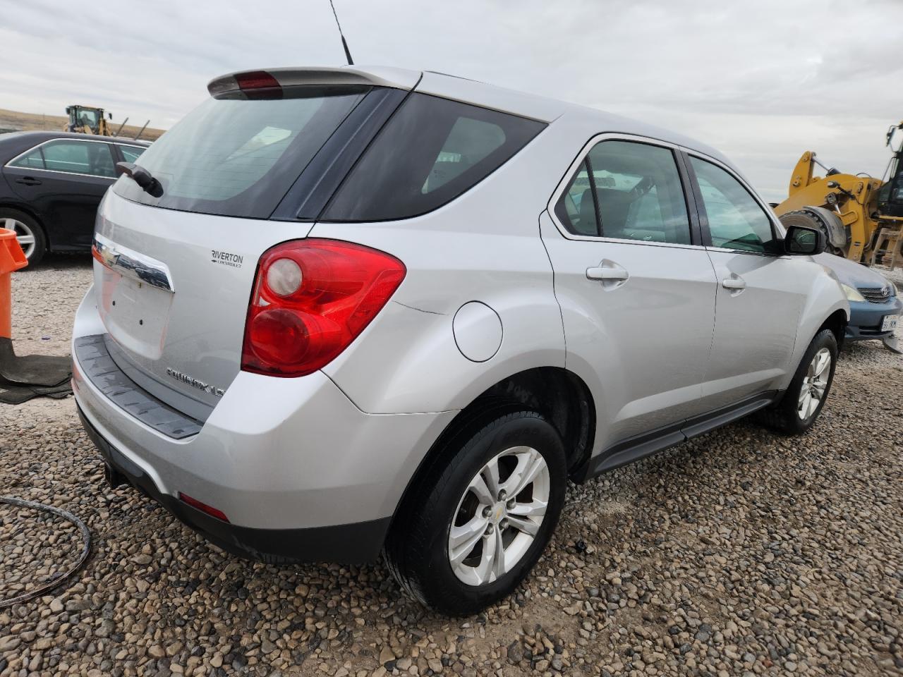 2010 Chevrolet Equinox Ls - Image 3