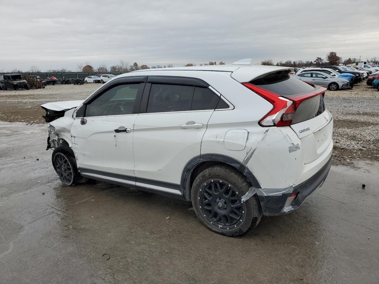 2019 Mitsubishi Eclipse Cross Se - Фото 2