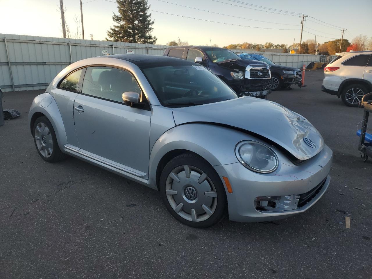 2013 Volkswagen Beetle - Image 4