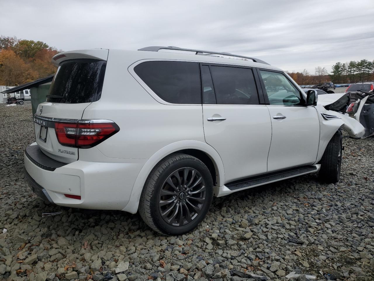 2024 Nissan Armada Platinum - Image 3