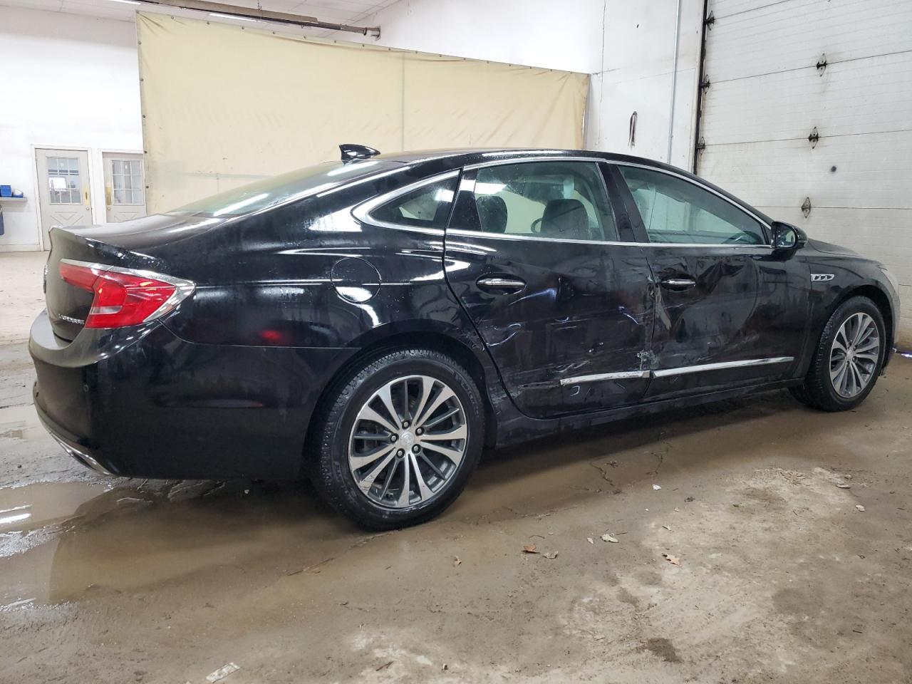 2017 Buick Lacrosse Essence - Image 3