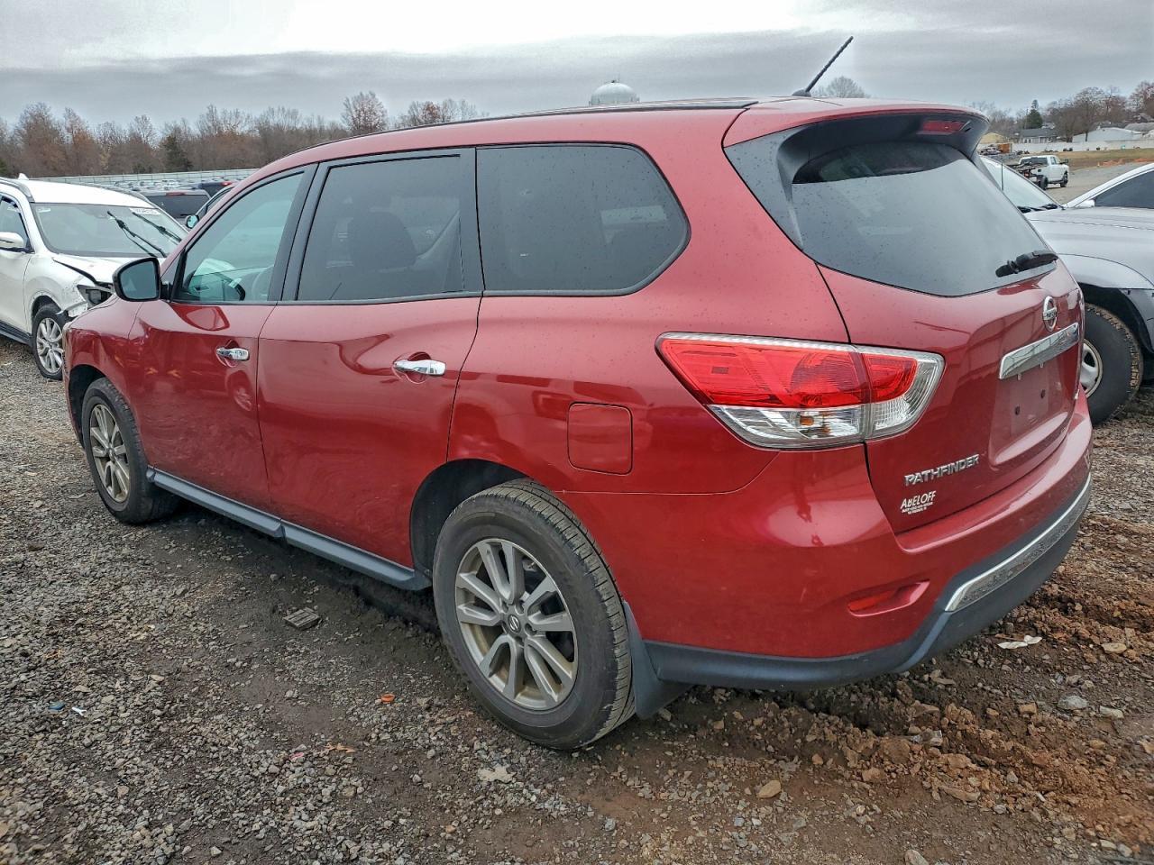 2014 Nissan Pathfinder S - Фото 2