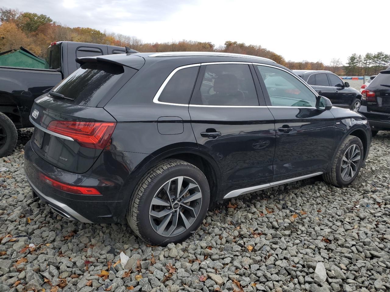 2023 Audi Q5 Premium Plus 45 - Image 3