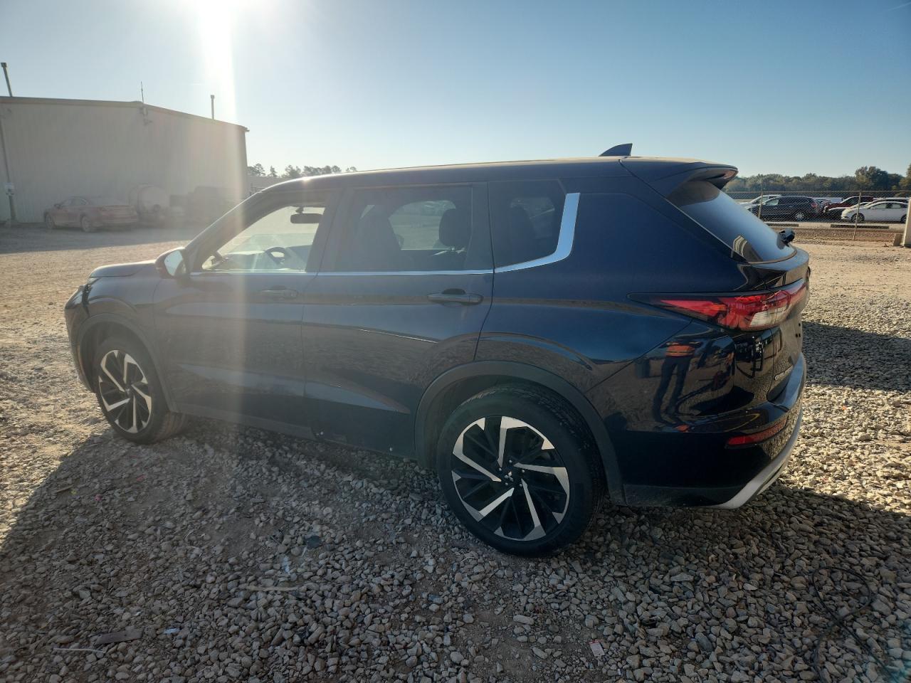 2022 Mitsubishi Outlander Se - Image 2