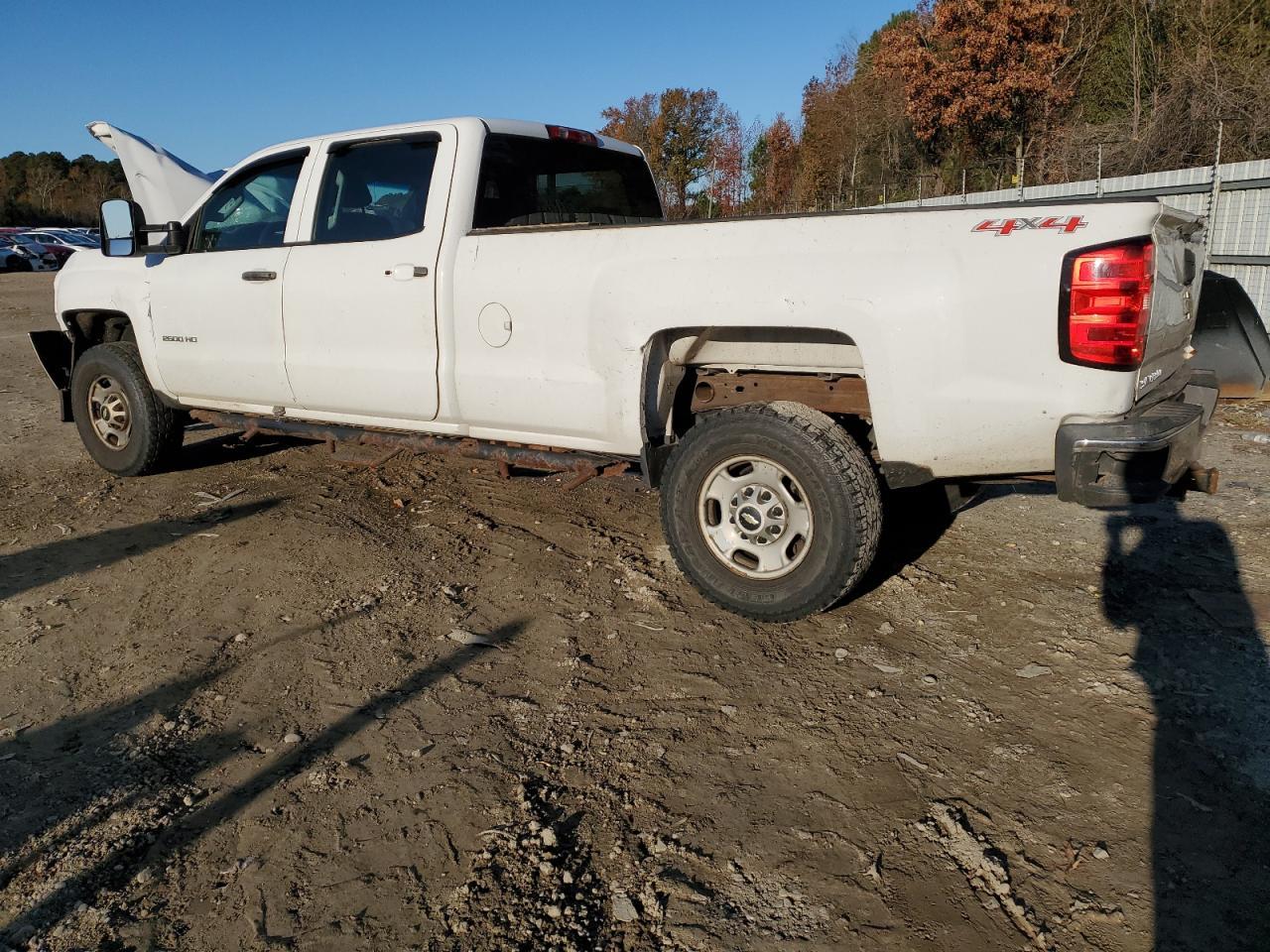 2015 Chevrolet Silverado K2500 Heavy Duty - Image 2