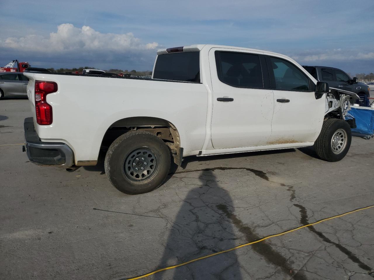 2024 Chevrolet Silverado C1500 - Фото 3