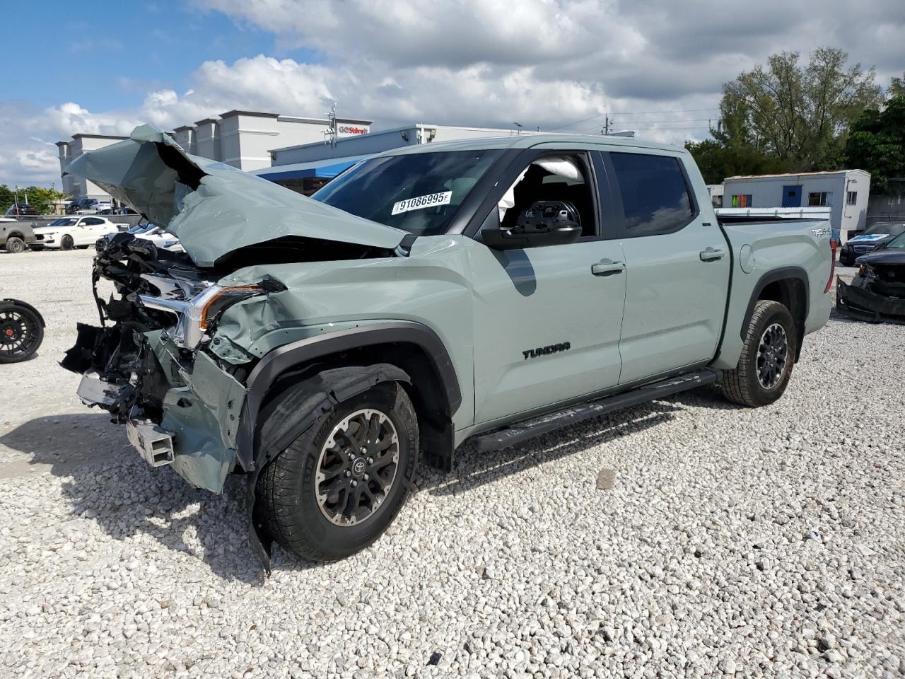 2025 Toyota Tundra Crewmax Sr