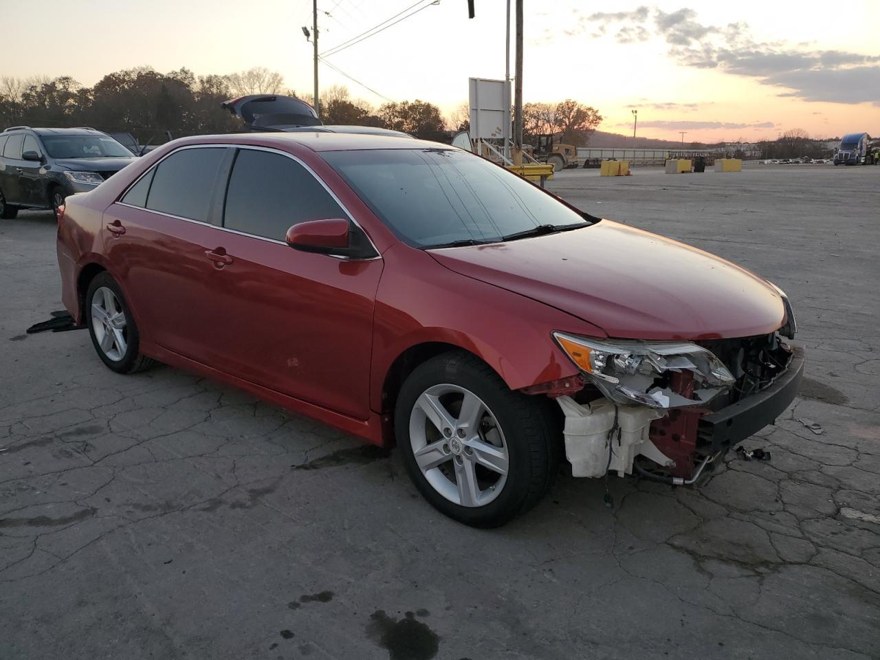 2013 Toyota Camry L - Фото 4