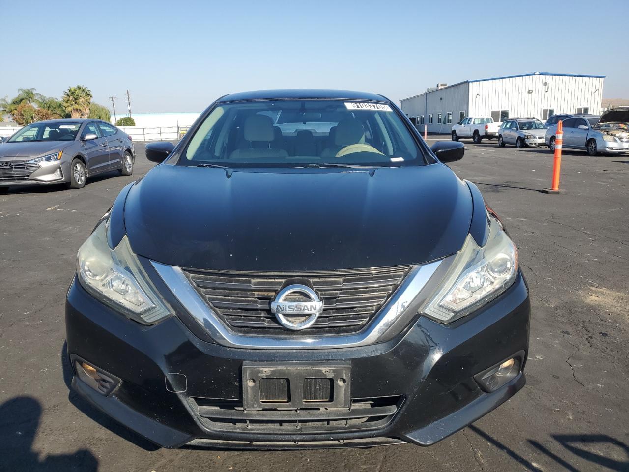 2017 Nissan Altima 2.5 *** Clean Title * Repo *** - Image 5