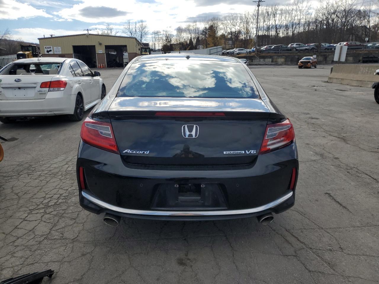 2016 Honda Accord Touring - Image 6