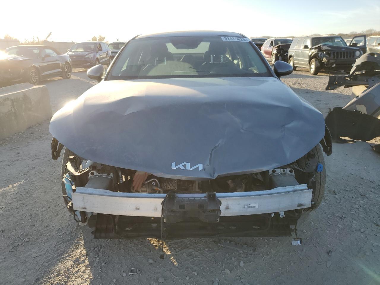 2022 Kia K5 Lxs - Image 5