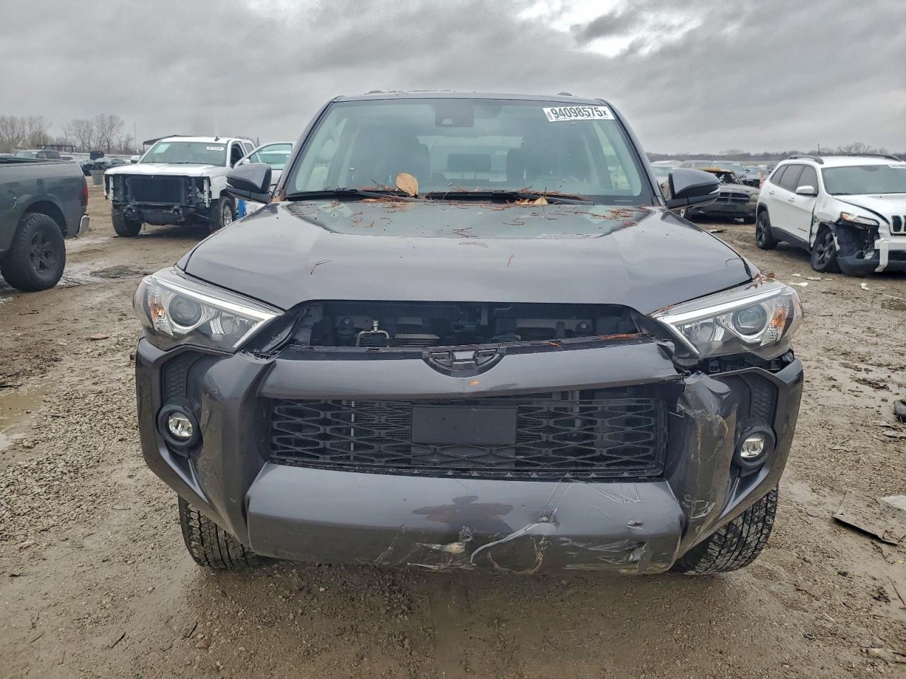 2023 Toyota 4Runner Sr5 - Image 5