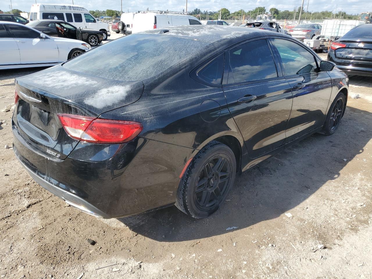 2015 Chrysler 200 S - Image 3