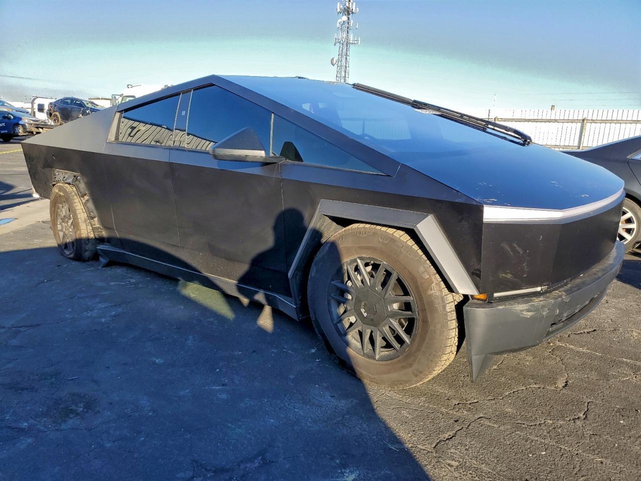 2025 Tesla Cybertruck - Image 4