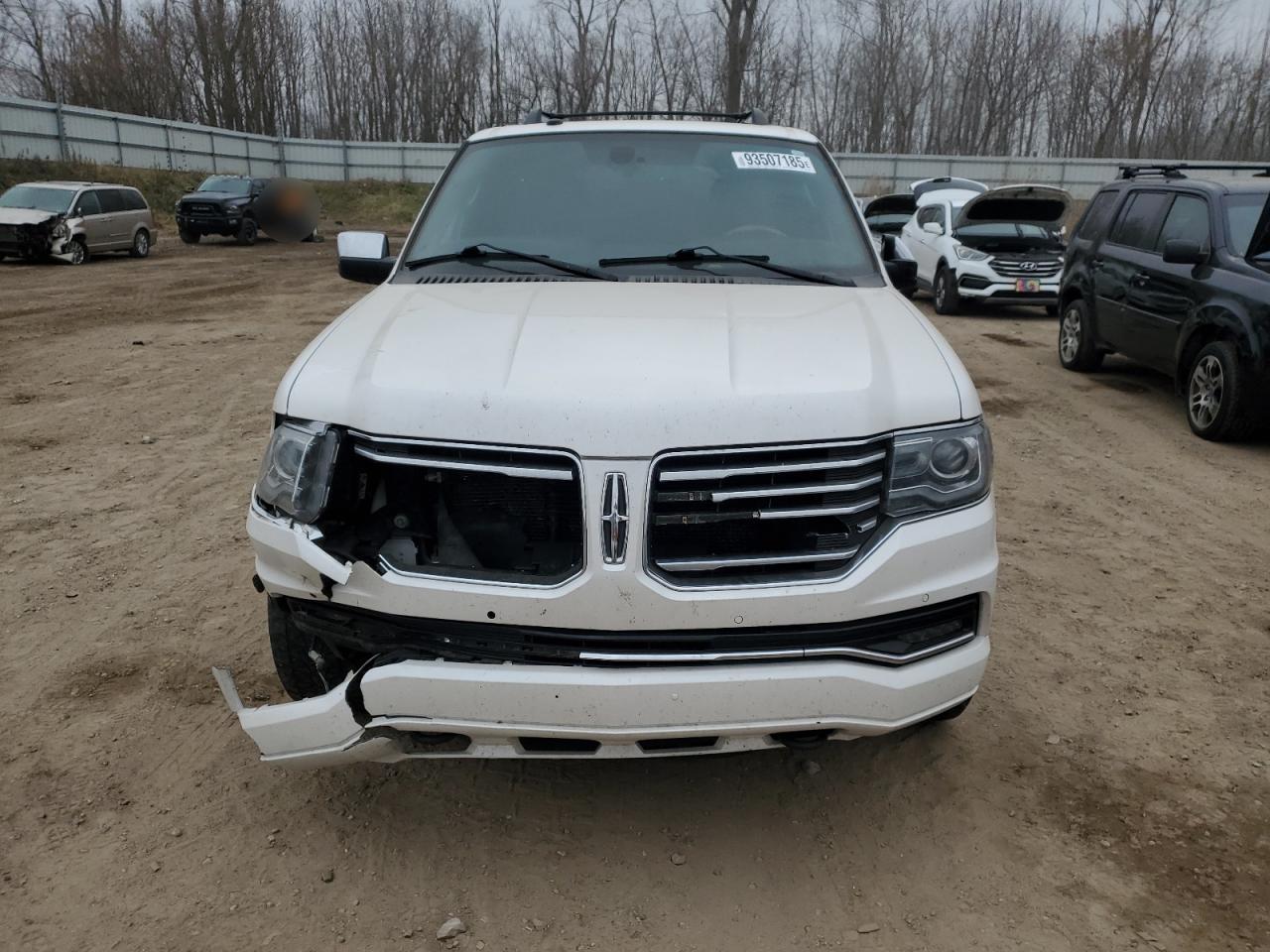 2016 Lincoln Navigator Select - Image 5