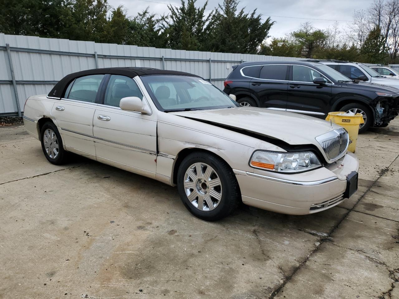 2003 Lincoln Town Car Cartier - Фото 4