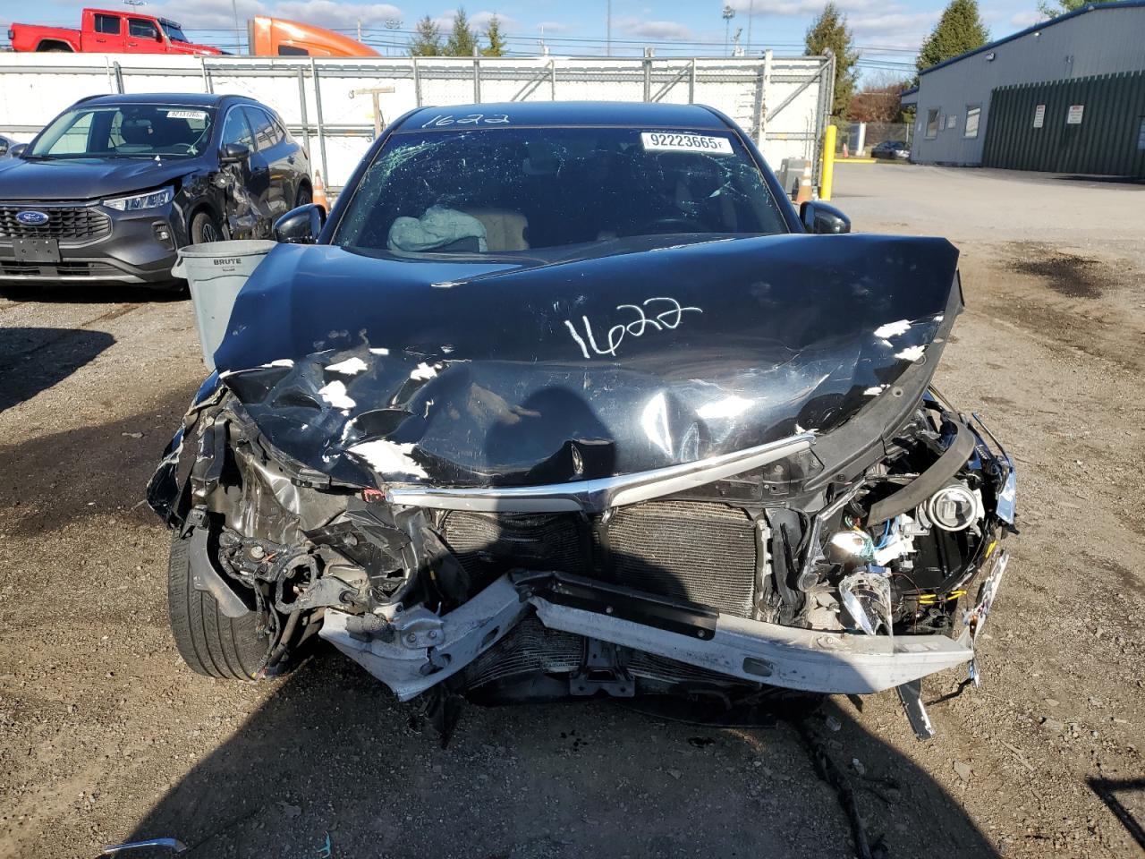 2012 Hyundai Genesis 3.8L - Фото 5