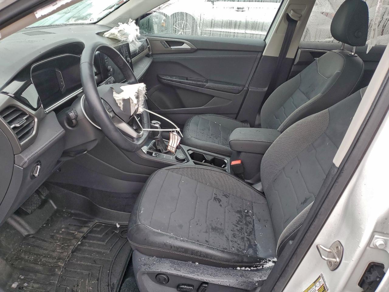 2025 Volkswagen Taos Se Black - Image 7